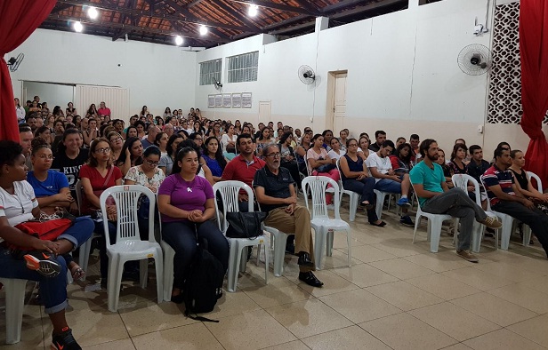 Cerca de 200 pessoas participaram a palestra inaugural do curso técnico de Tradução e Interpretação de Libras. Foto: Andréia Mendes